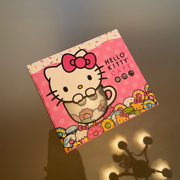 New Hello Kitty Cafe mug - Picture 9 of 12